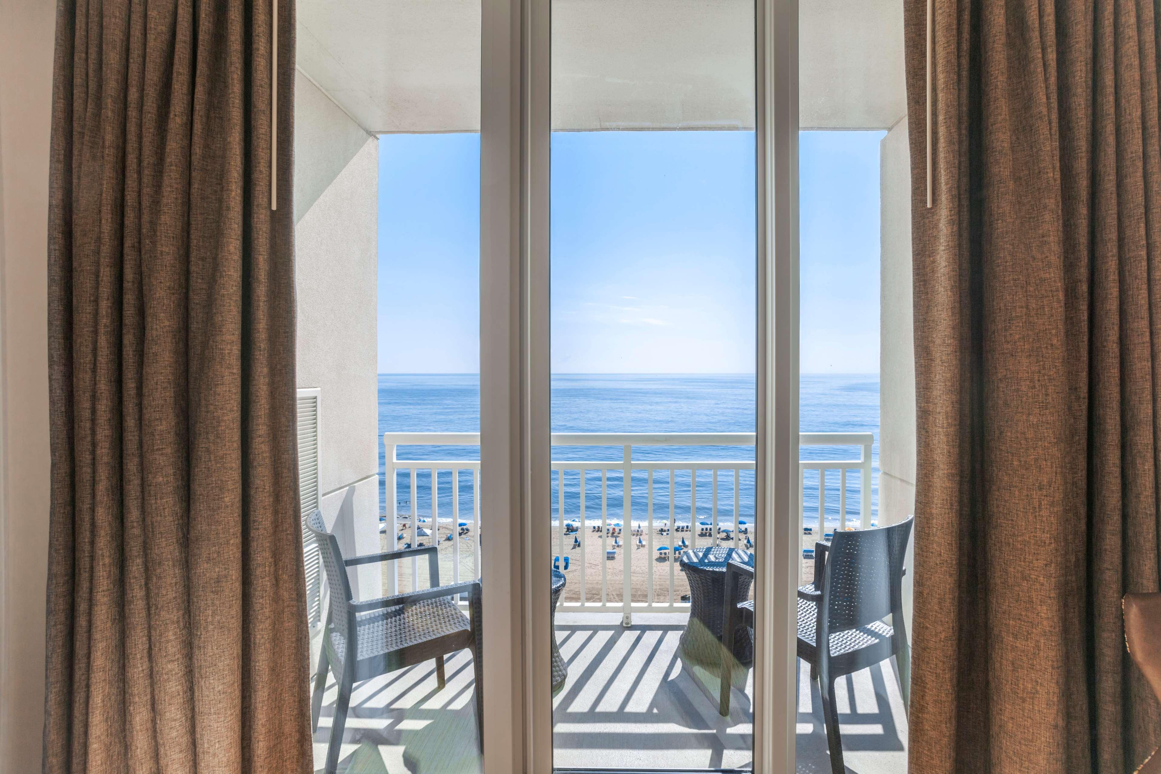 Hilton Vacation Club Oceanaire Вирджиния-Бич Экстерьер фото